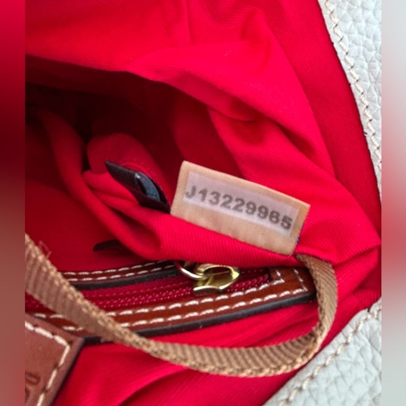 Dooney & Bourke White Pebble Grain Leather Toggle Crossbody EUC - Picture 8 of 17